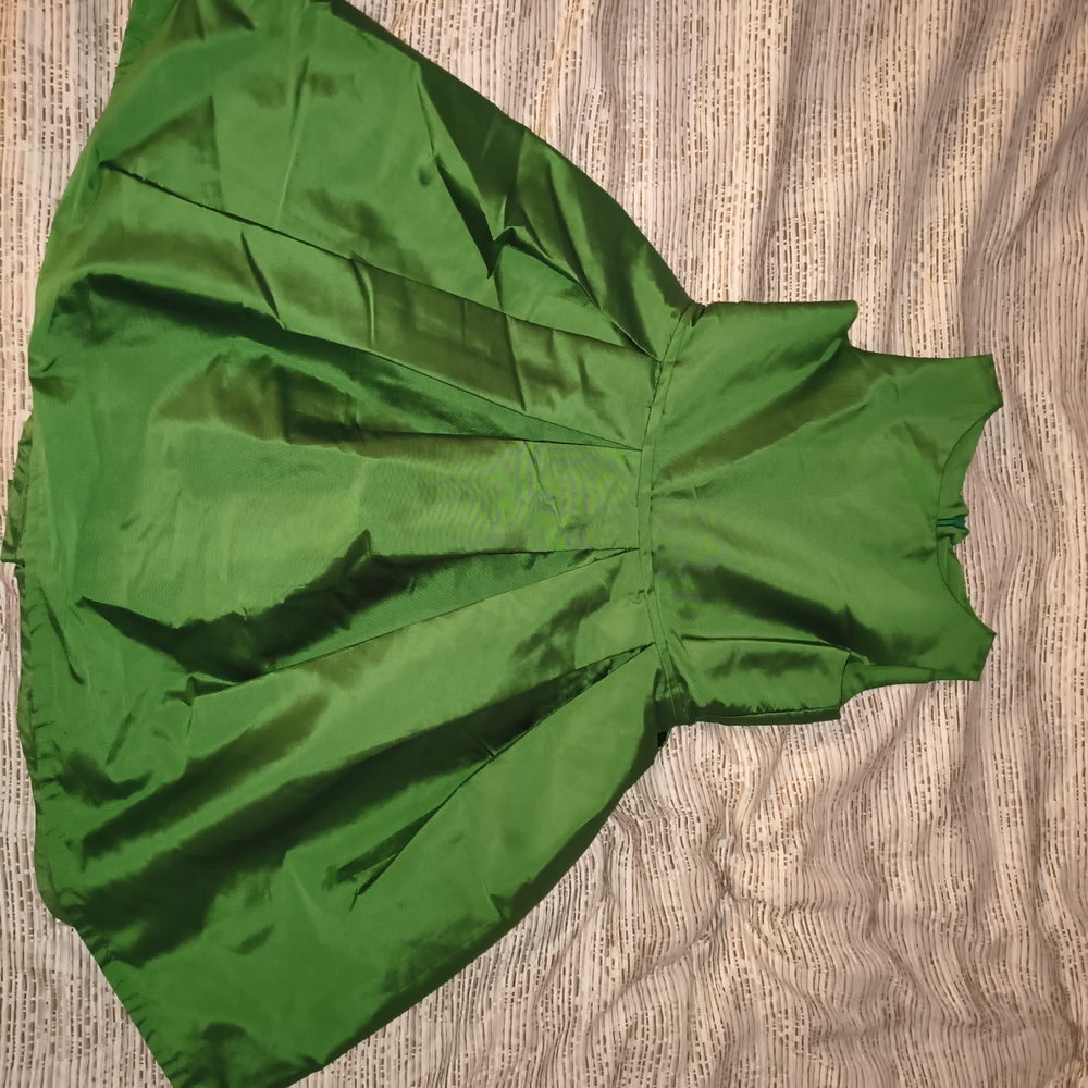 Elegant Green Kids Dress Size 8